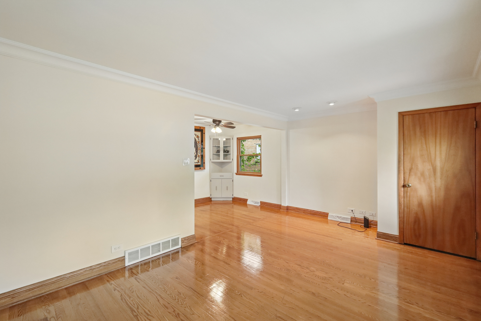 3708 S Central Avenue, Cicero, IL 60804