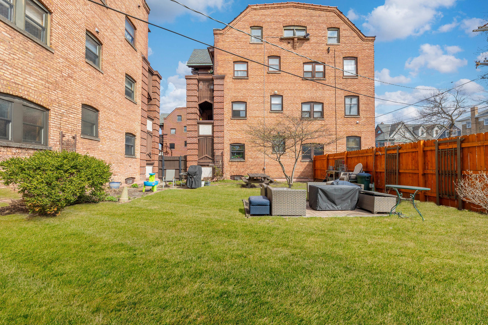 116 S East Avenue #1E, Oak Park, IL 60302