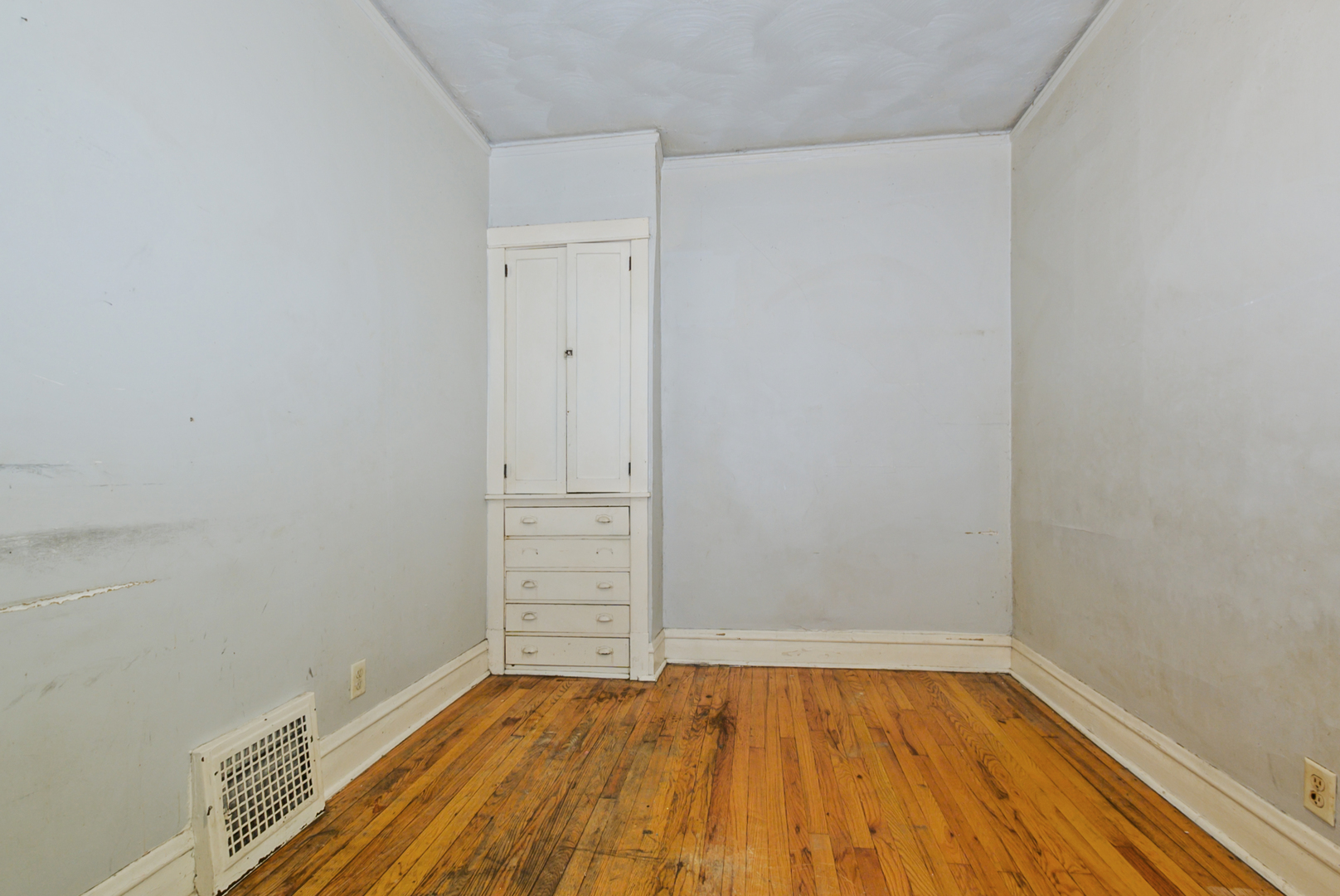 10320 S Indiana Avenue, Chicago, IL 60628