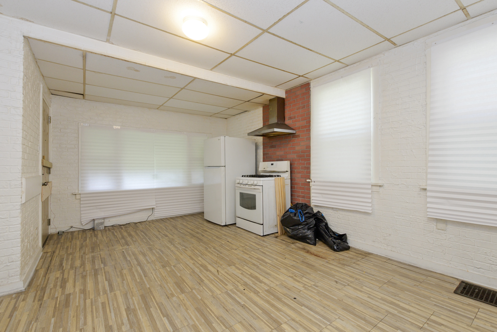 10320 S Indiana Avenue, Chicago, IL 60628