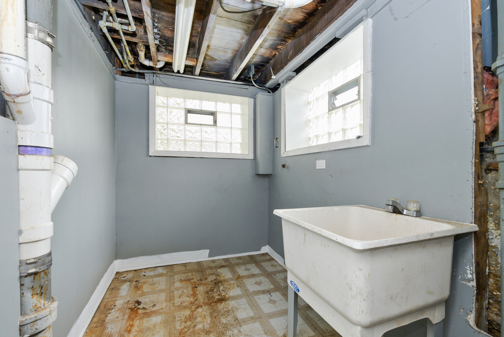 10320 S Indiana Avenue, Chicago, IL 60628