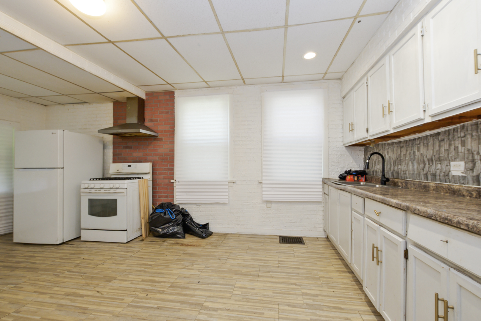 10320 S Indiana Avenue, Chicago, IL 60628