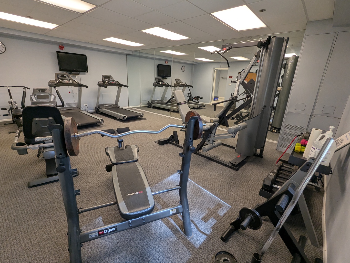 6340 AMERICANA Drive #210, Willowbrook, IL 60527