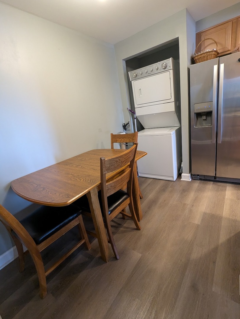 6340 AMERICANA Drive #210, Willowbrook, IL 60527