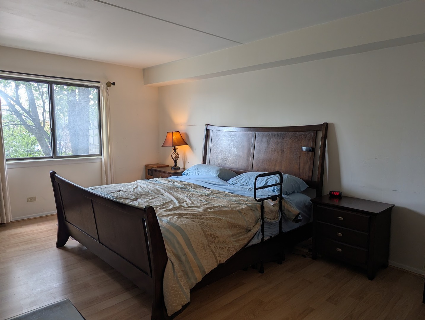 6340 AMERICANA Drive #210, Willowbrook, IL 60527