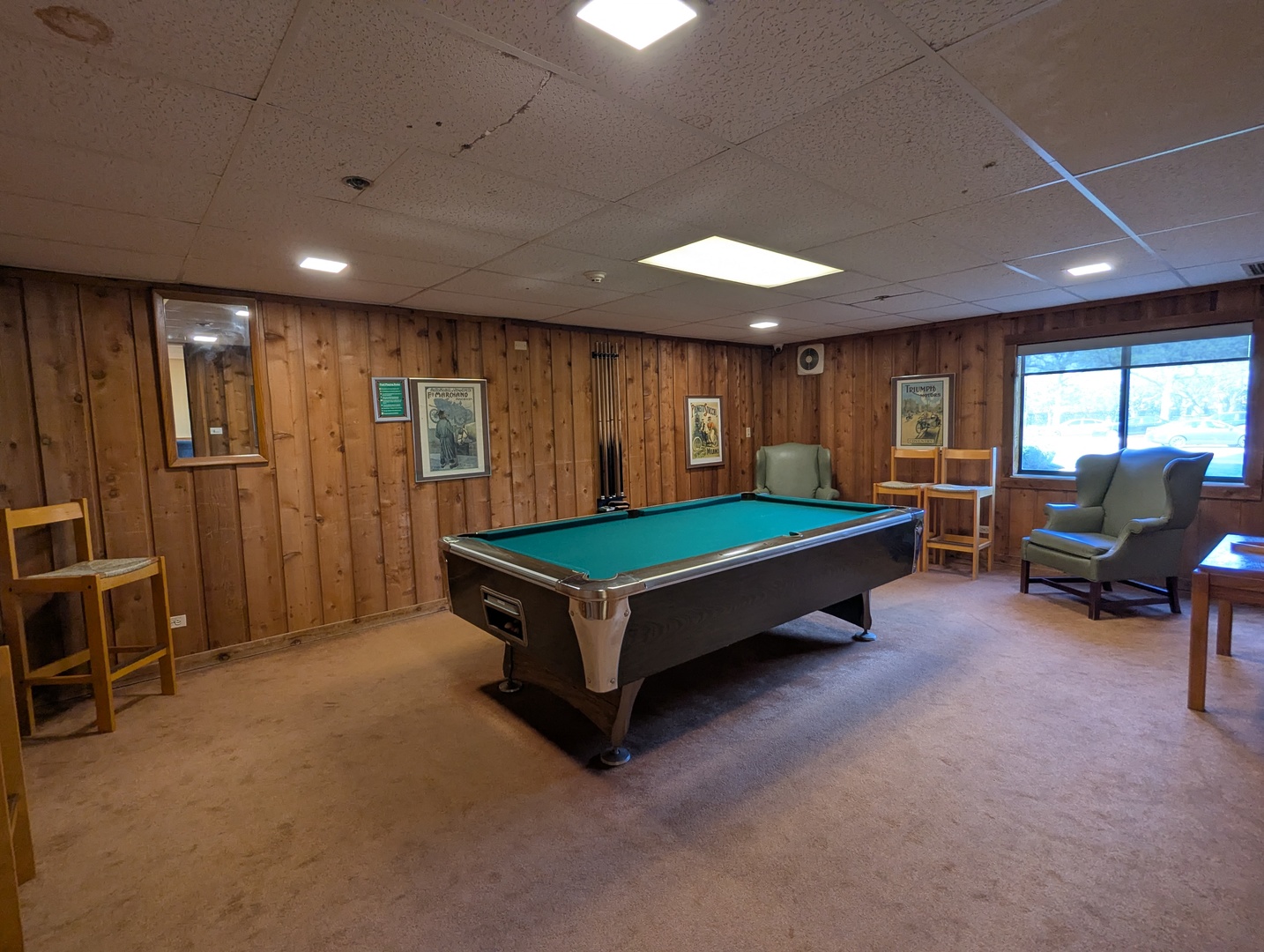 6340 AMERICANA Drive #210, Willowbrook, IL 60527