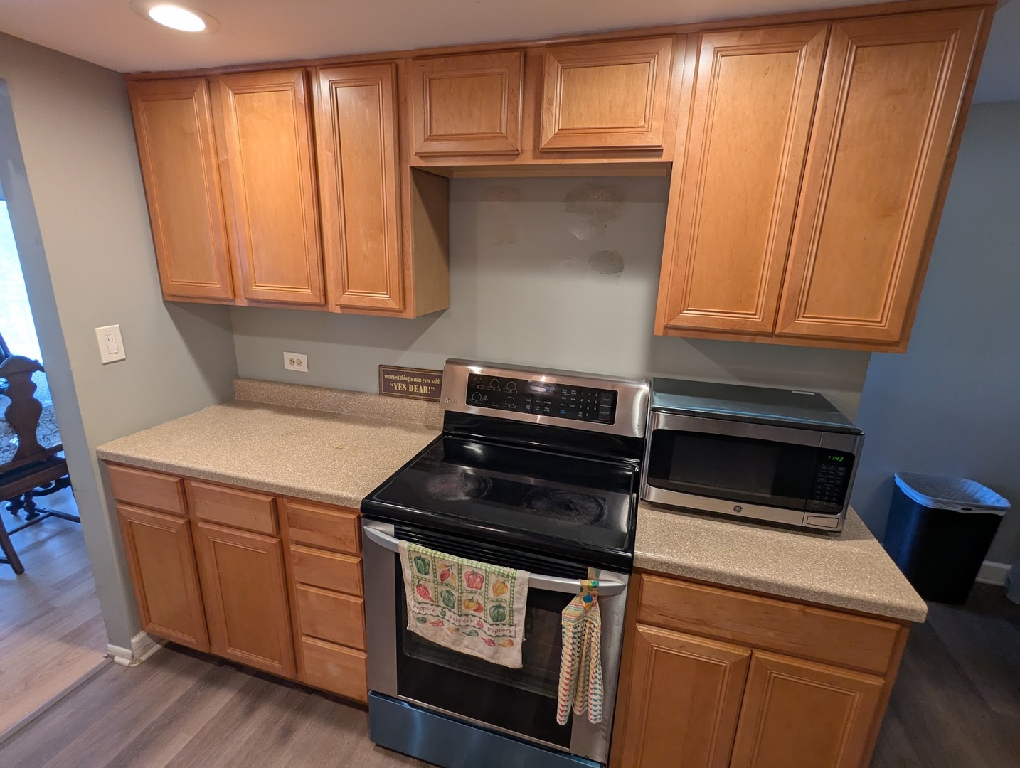 6340 AMERICANA Drive #210, Willowbrook, IL 60527