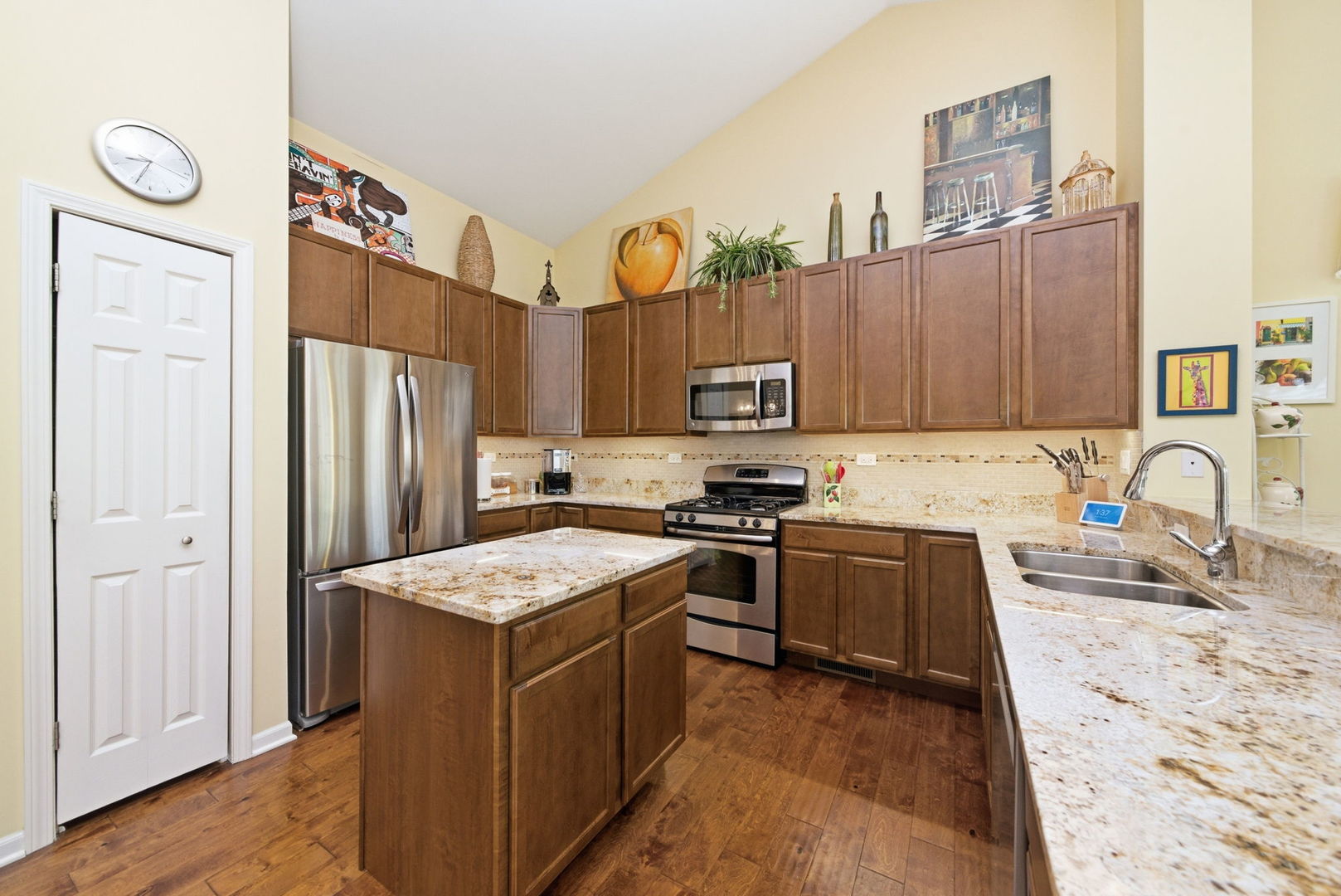 1242 Barkston Lane, Aurora, IL 60502