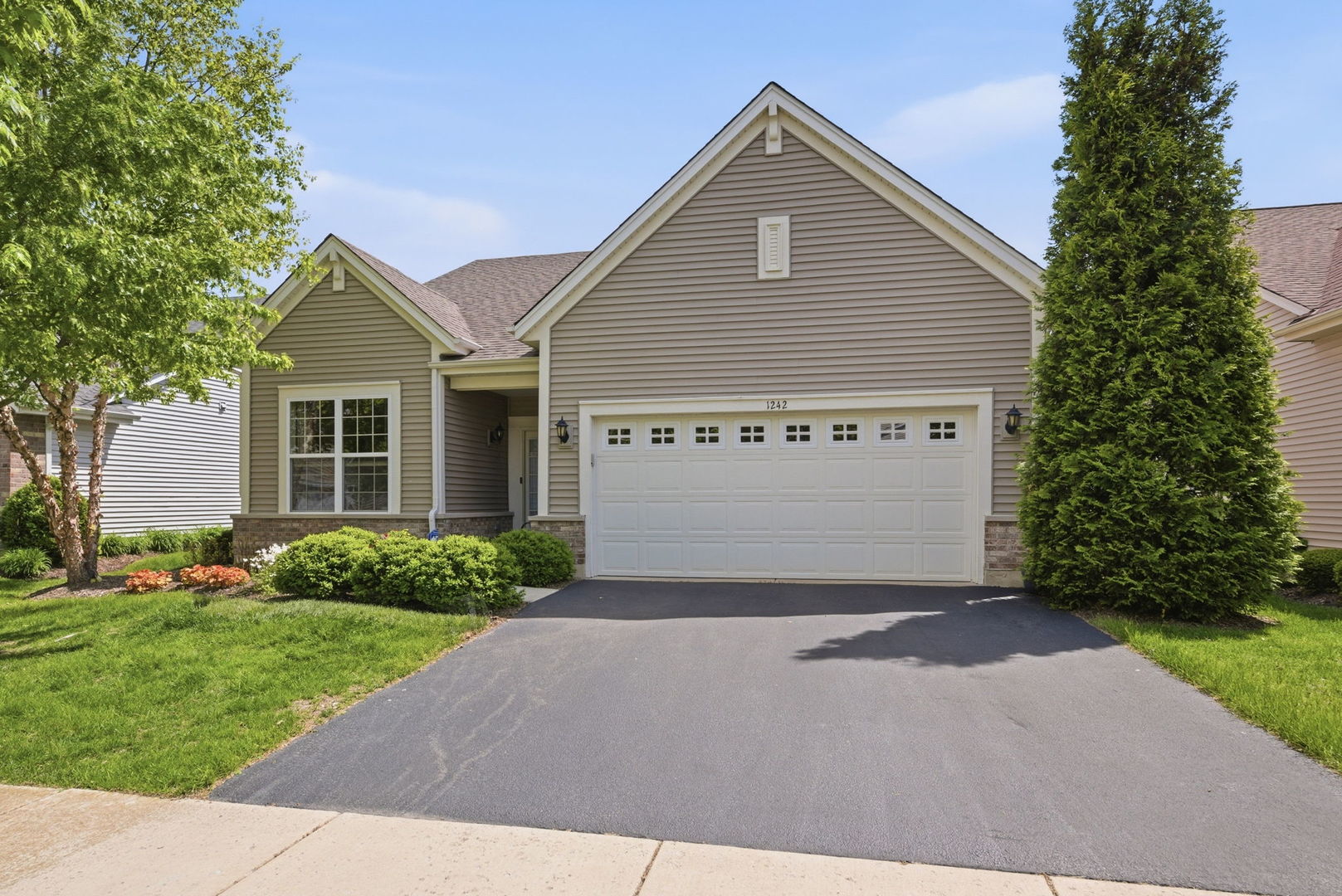 1242 Barkston Lane, Aurora, IL 60502