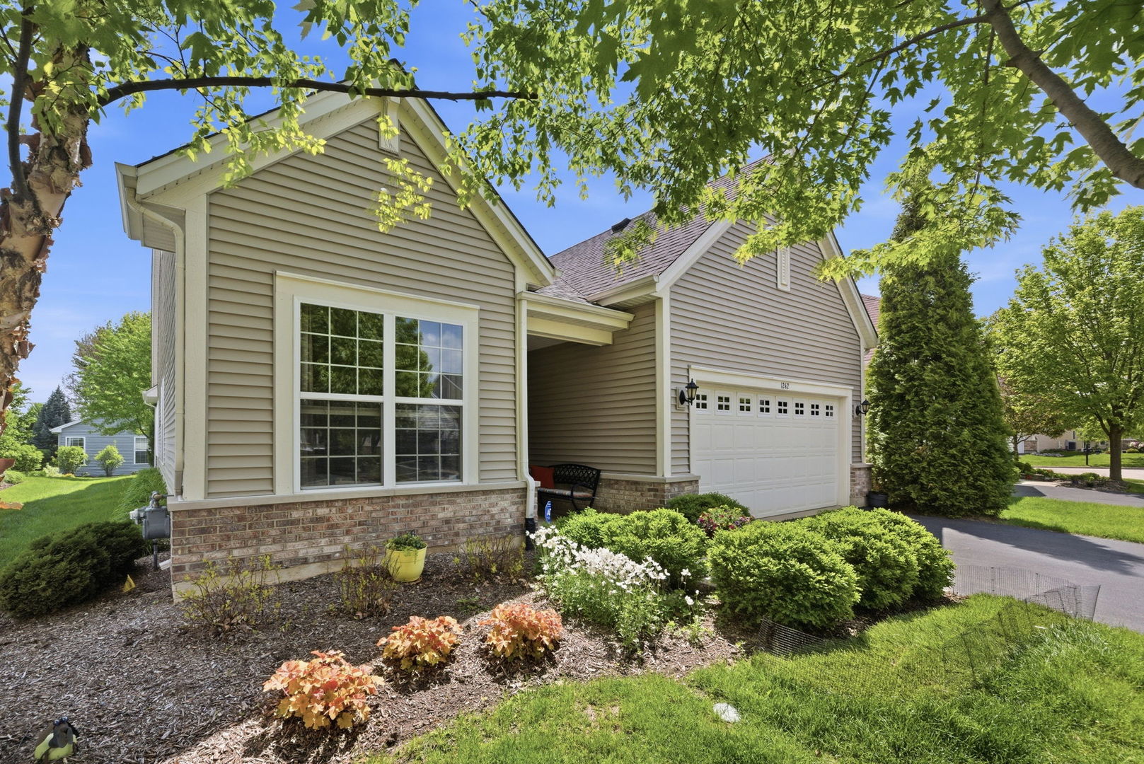 1242 Barkston Lane, Aurora, IL 60502
