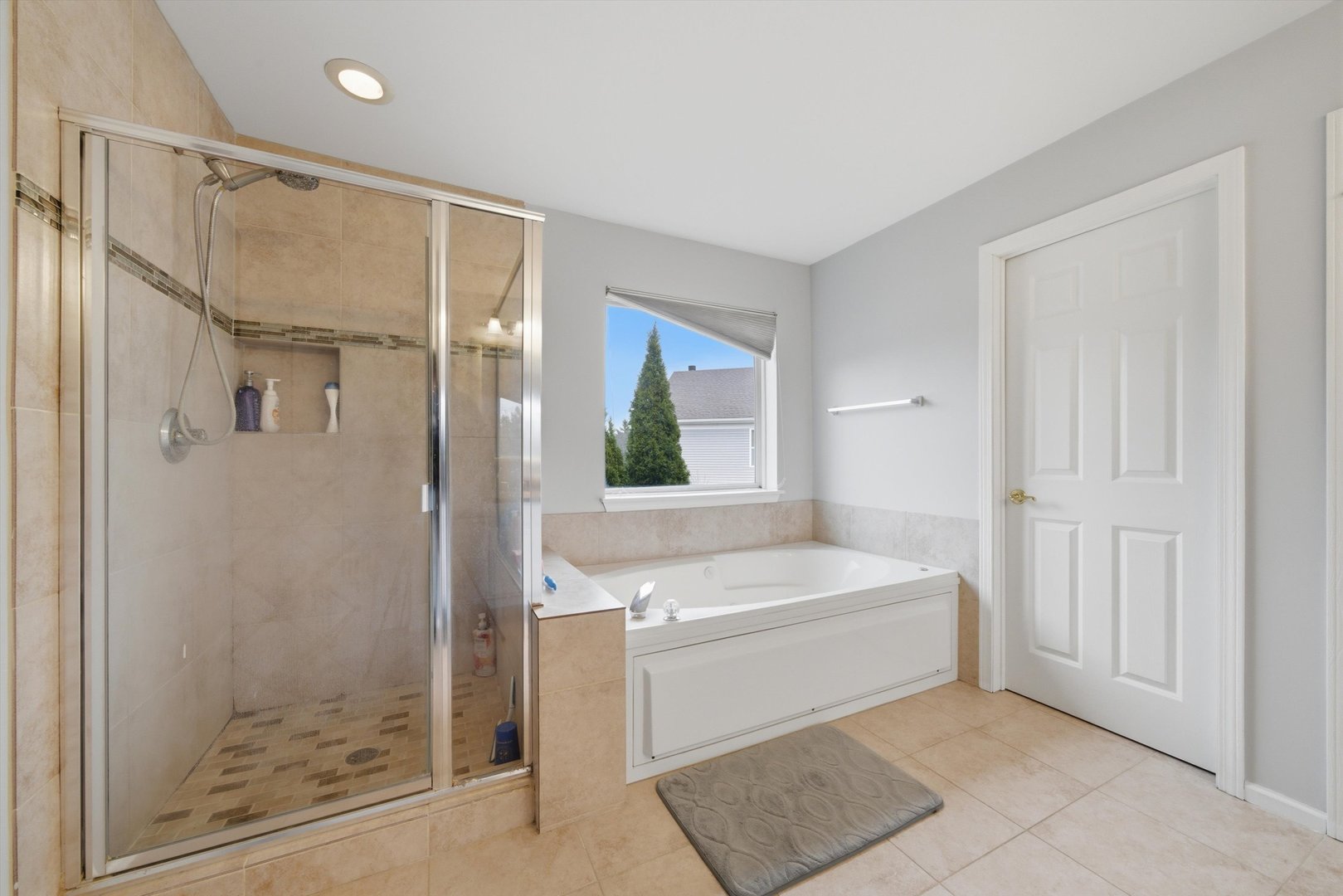 217 Sunbury Drive, St. Charles, IL 60175