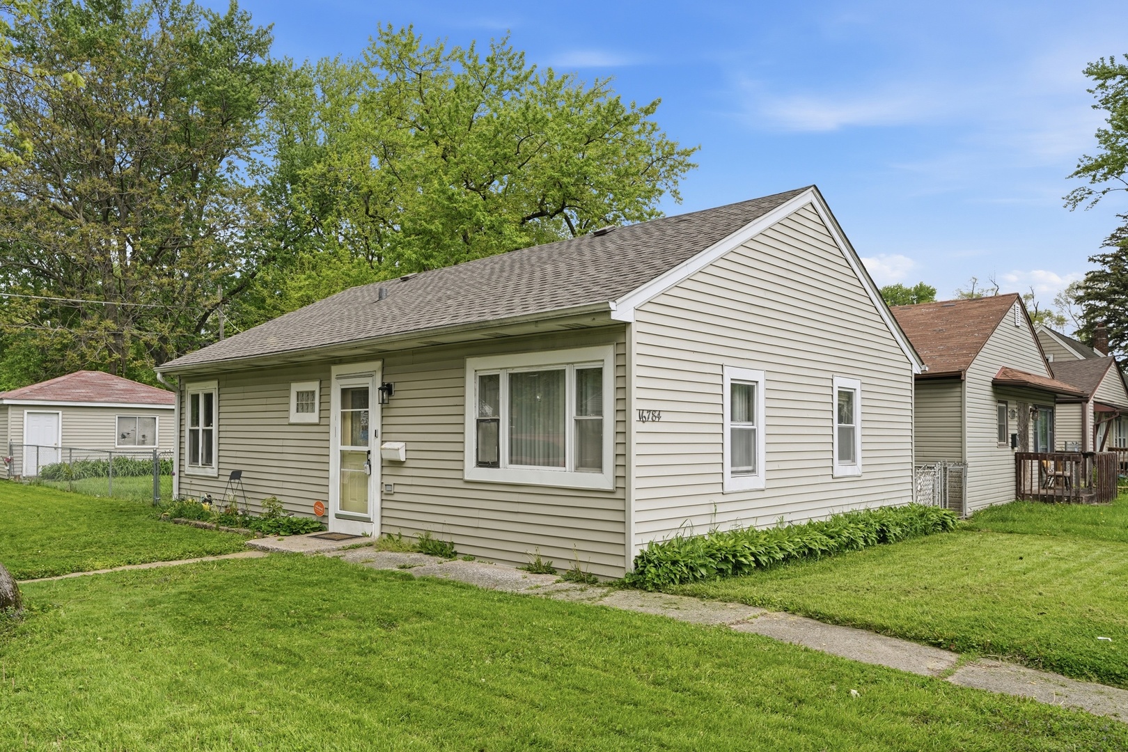 16784 Trapet Avenue, Hazel Crest, IL 60429