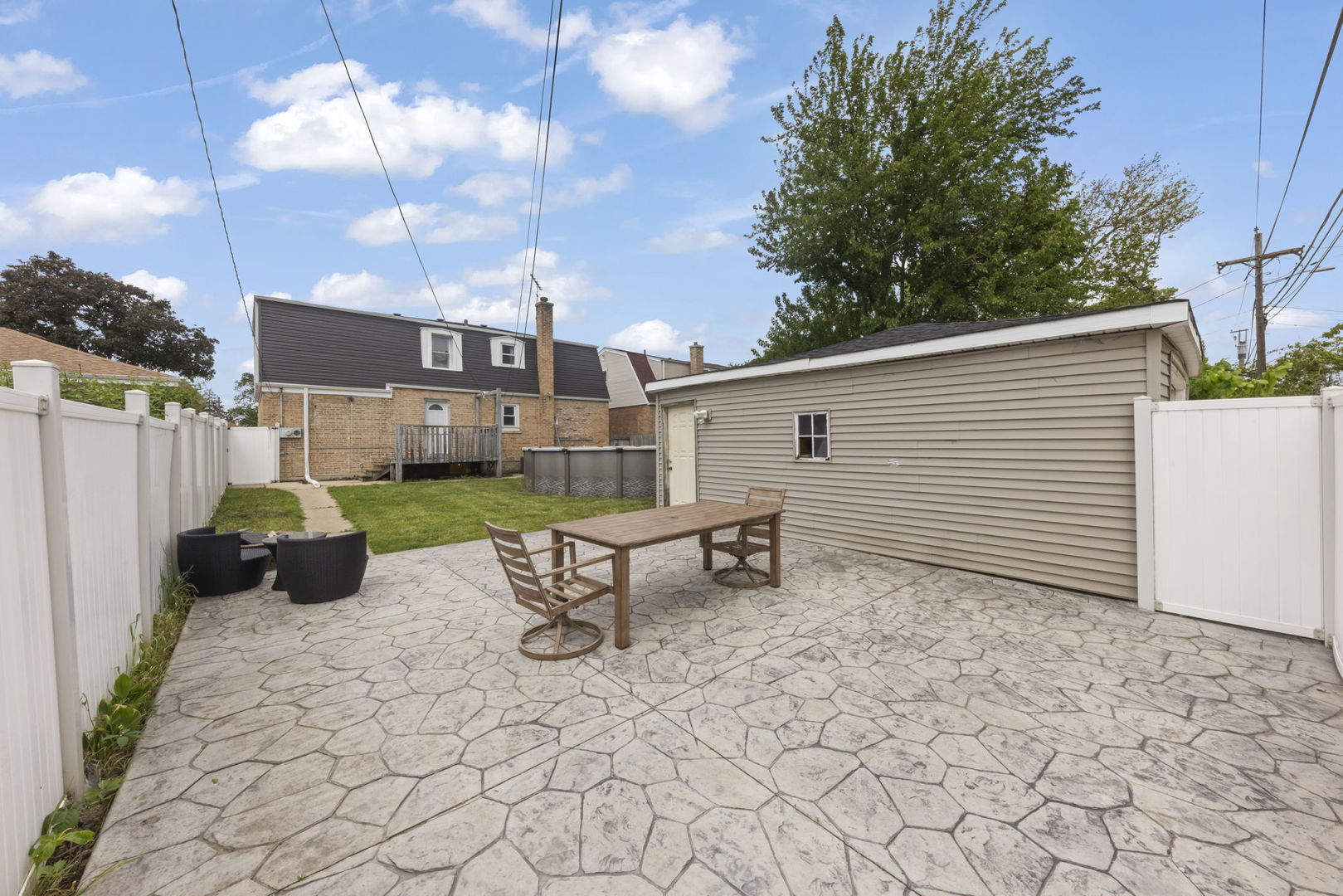 3037 Ernst Street, Franklin Park, IL 60131