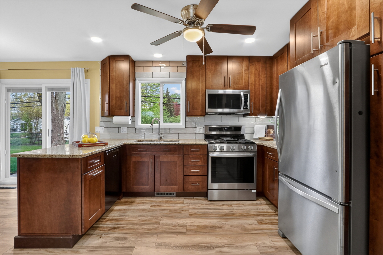 18320 W Linda Lane, Gurnee, IL 60031
