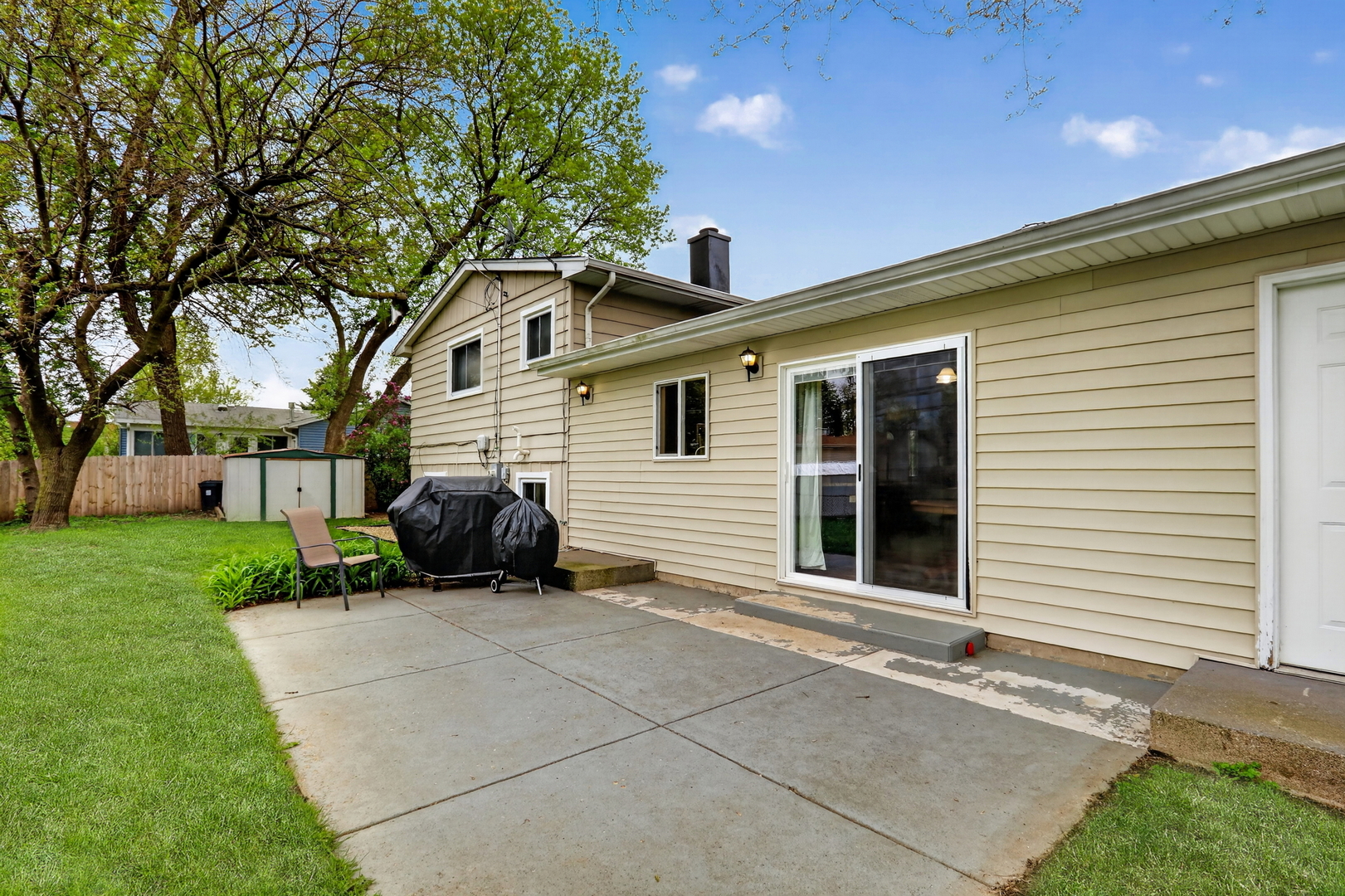 18320 W Linda Lane, Gurnee, IL 60031