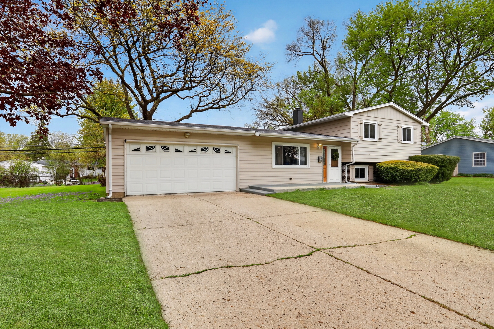18320 W Linda Lane, Gurnee, IL 60031
