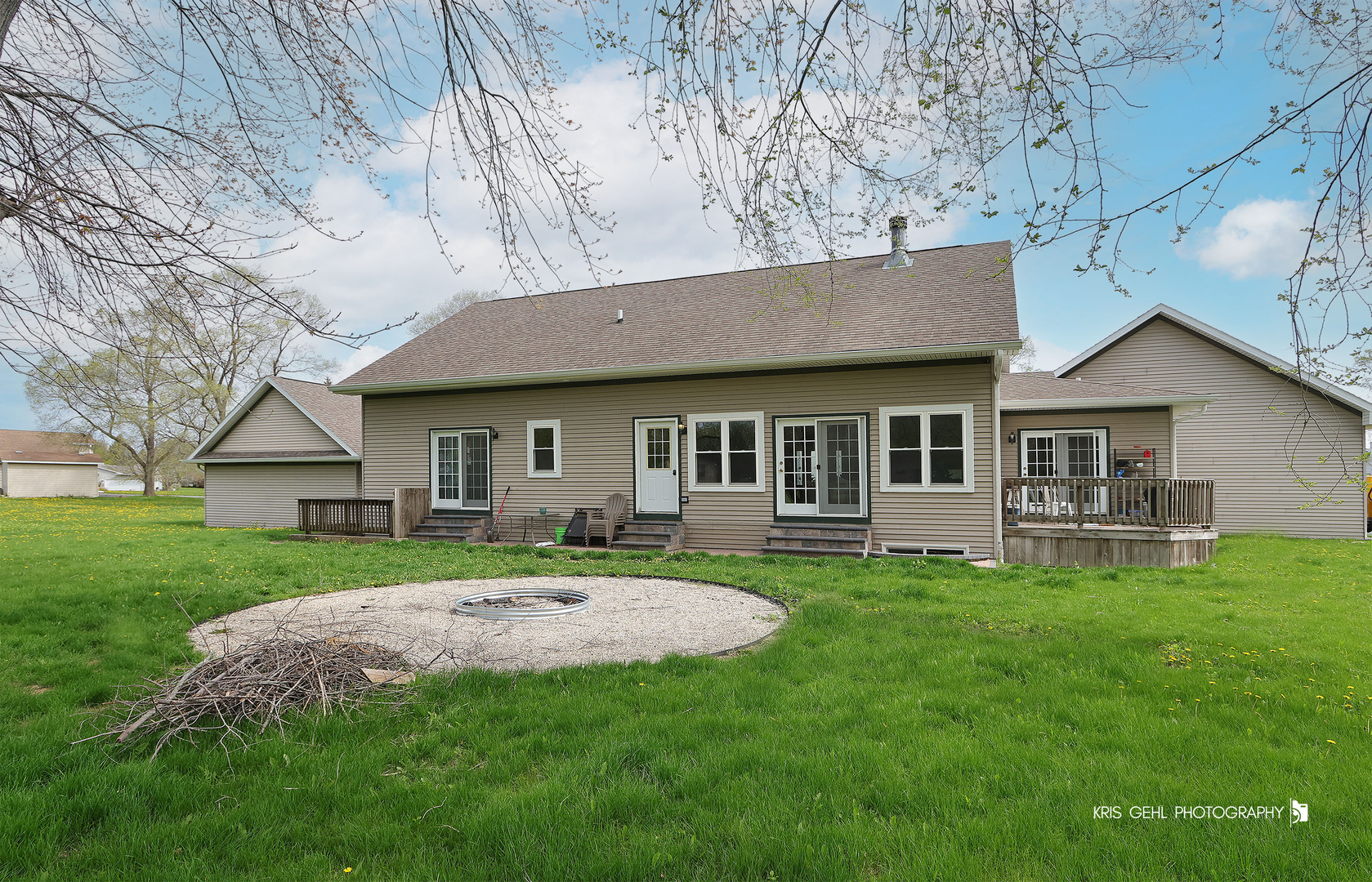 600 Meadow Lane, Winthrop Harbor, IL 60096