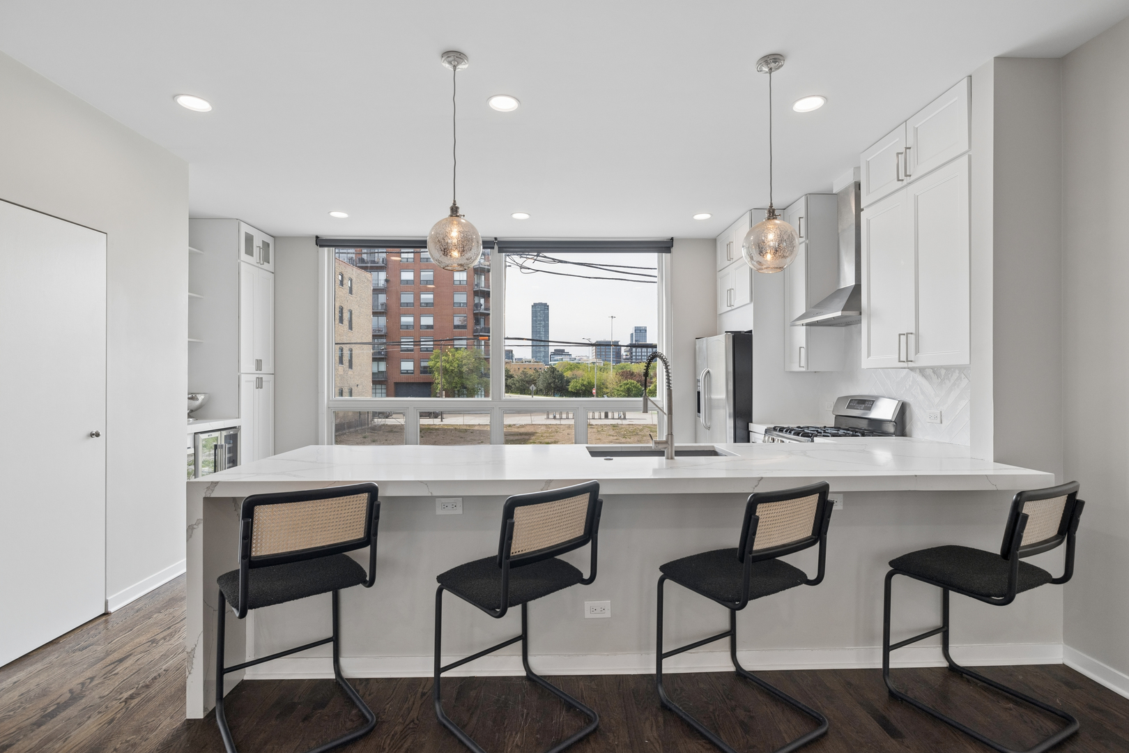 660 N Peoria Street #6S, Chicago, IL 60642