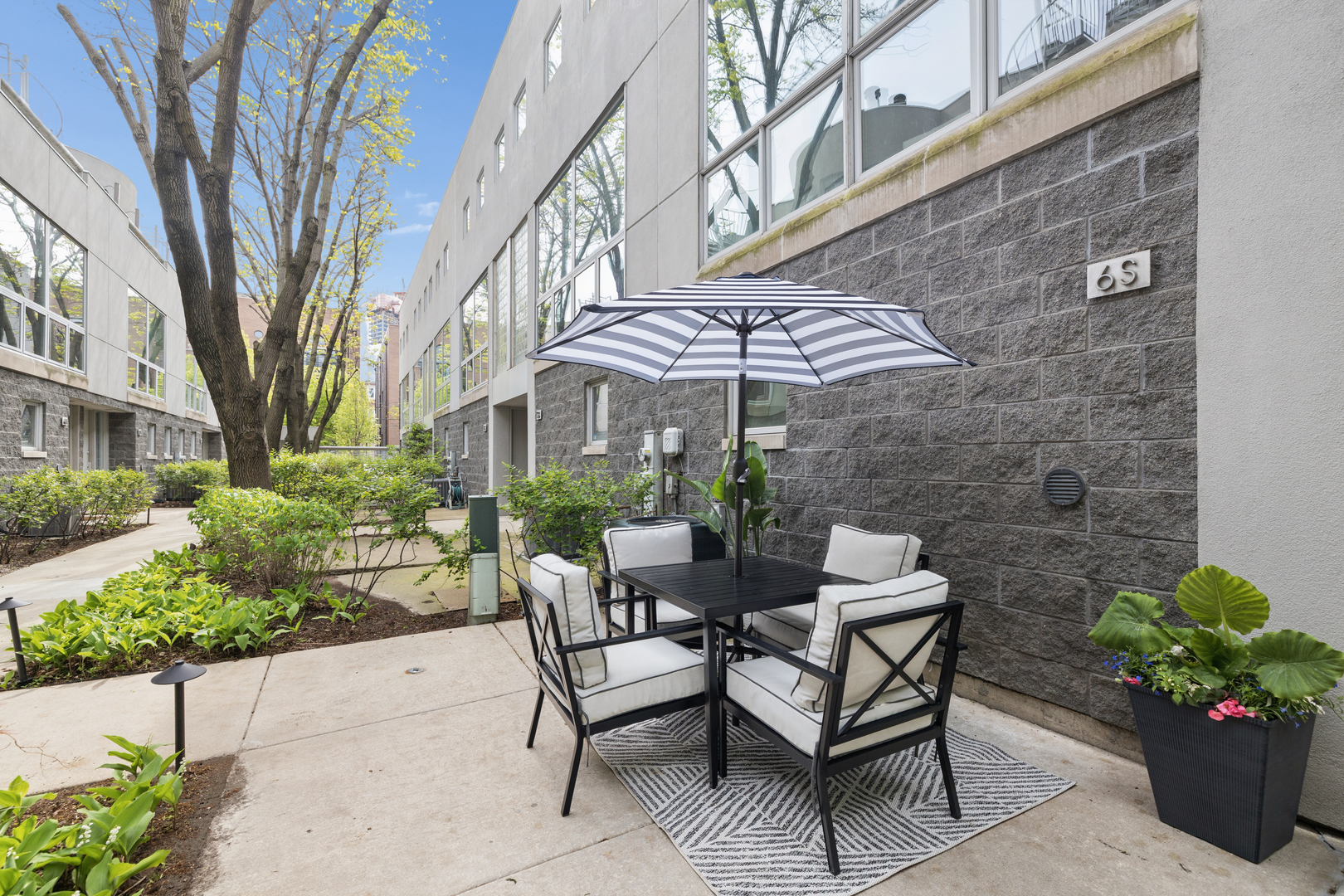 660 N Peoria Street #6S, Chicago, IL 60642