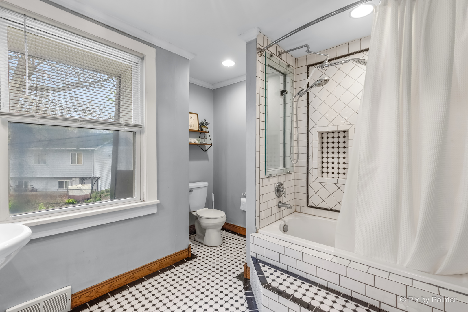 34820 N Holman Avenue, Ingleside, IL 60041