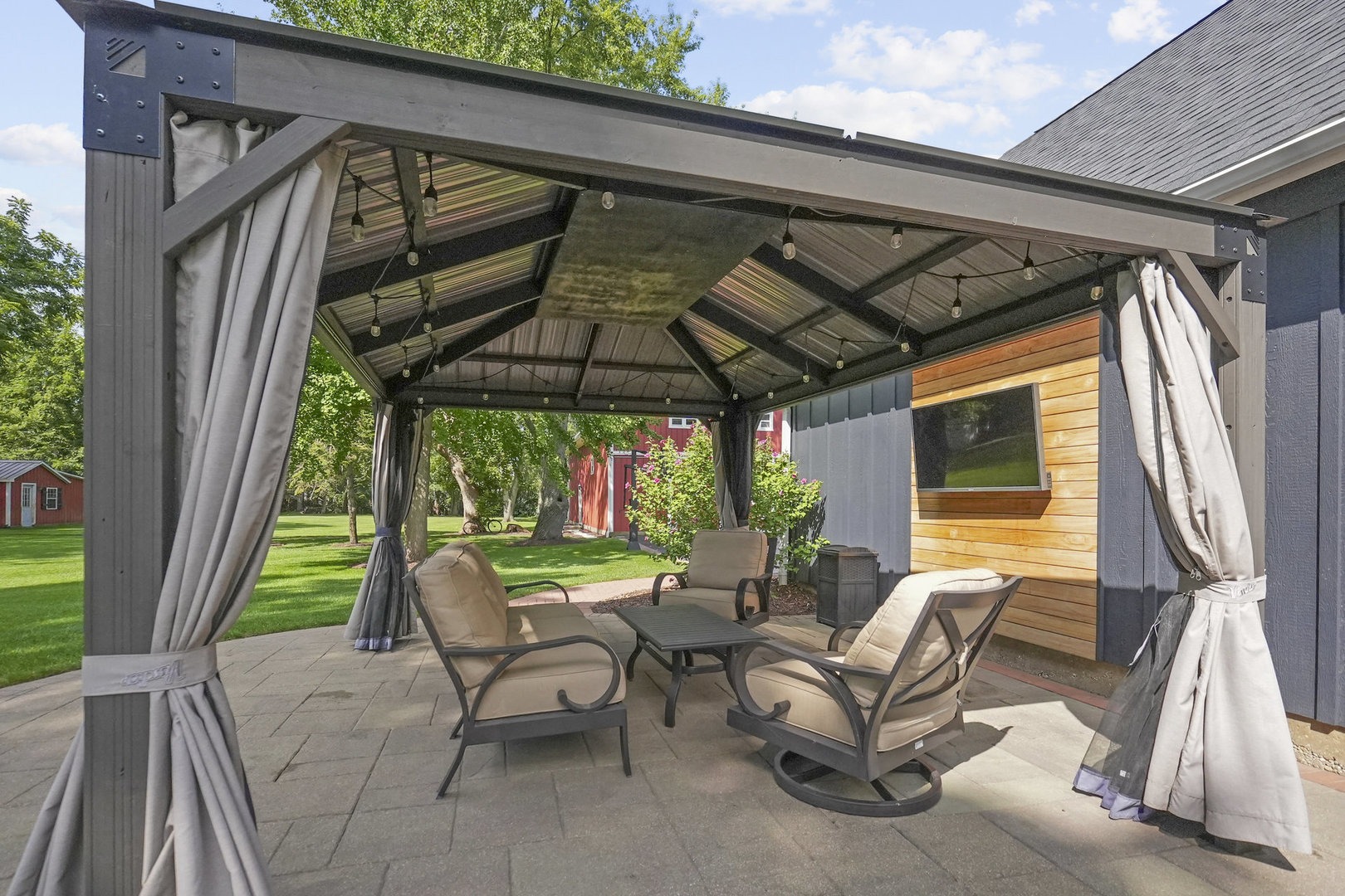 3614 Wolf Road, Oswego, IL 60543