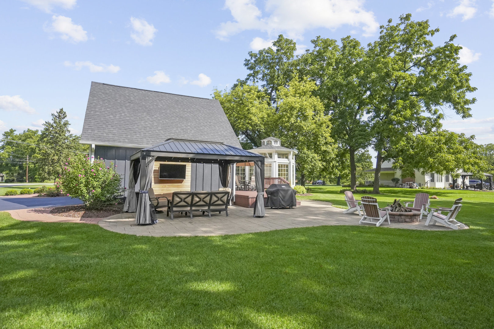 3614 Wolf Road, Oswego, IL 60543