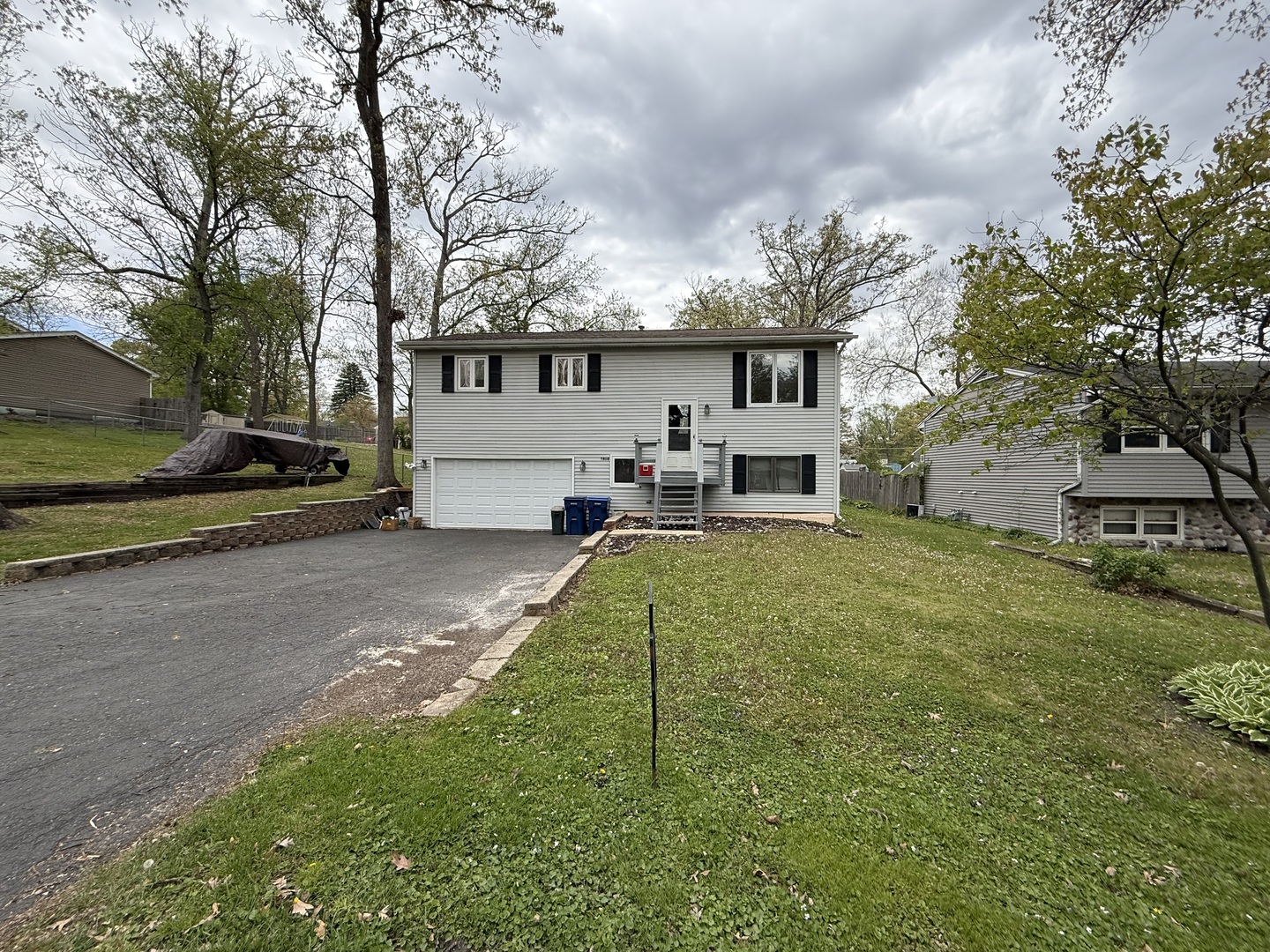8910 Memory Trail, Wonder Lake, IL 60097