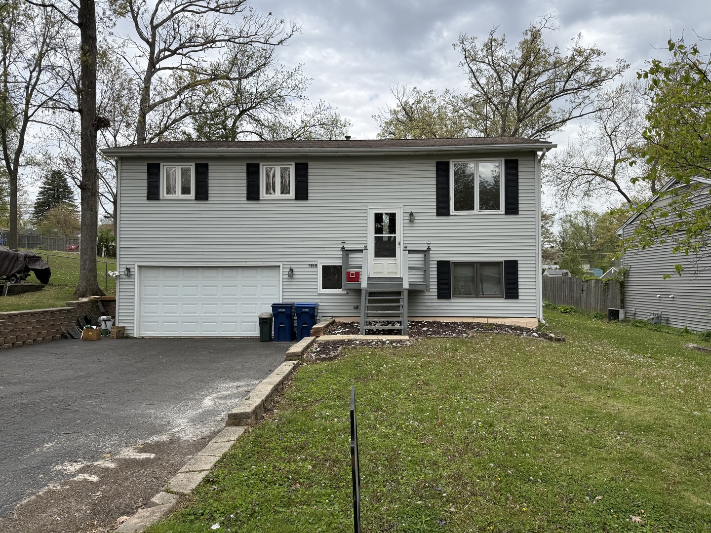 8910 Memory Trail, Wonder Lake, IL 60097