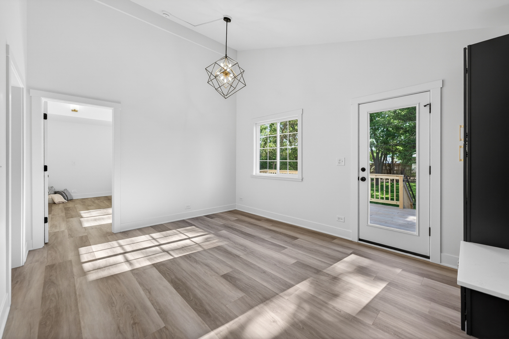 241 S Riverside Drive, Villa Park, IL 60181