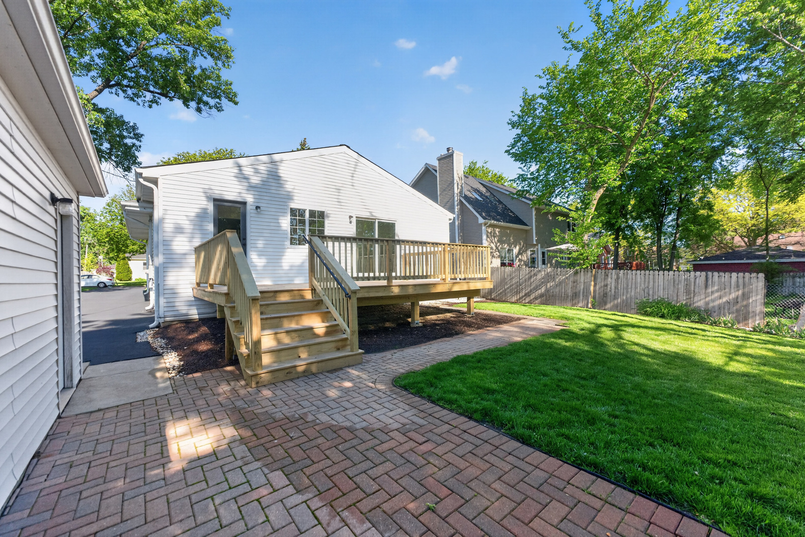 241 S Riverside Drive, Villa Park, IL 60181