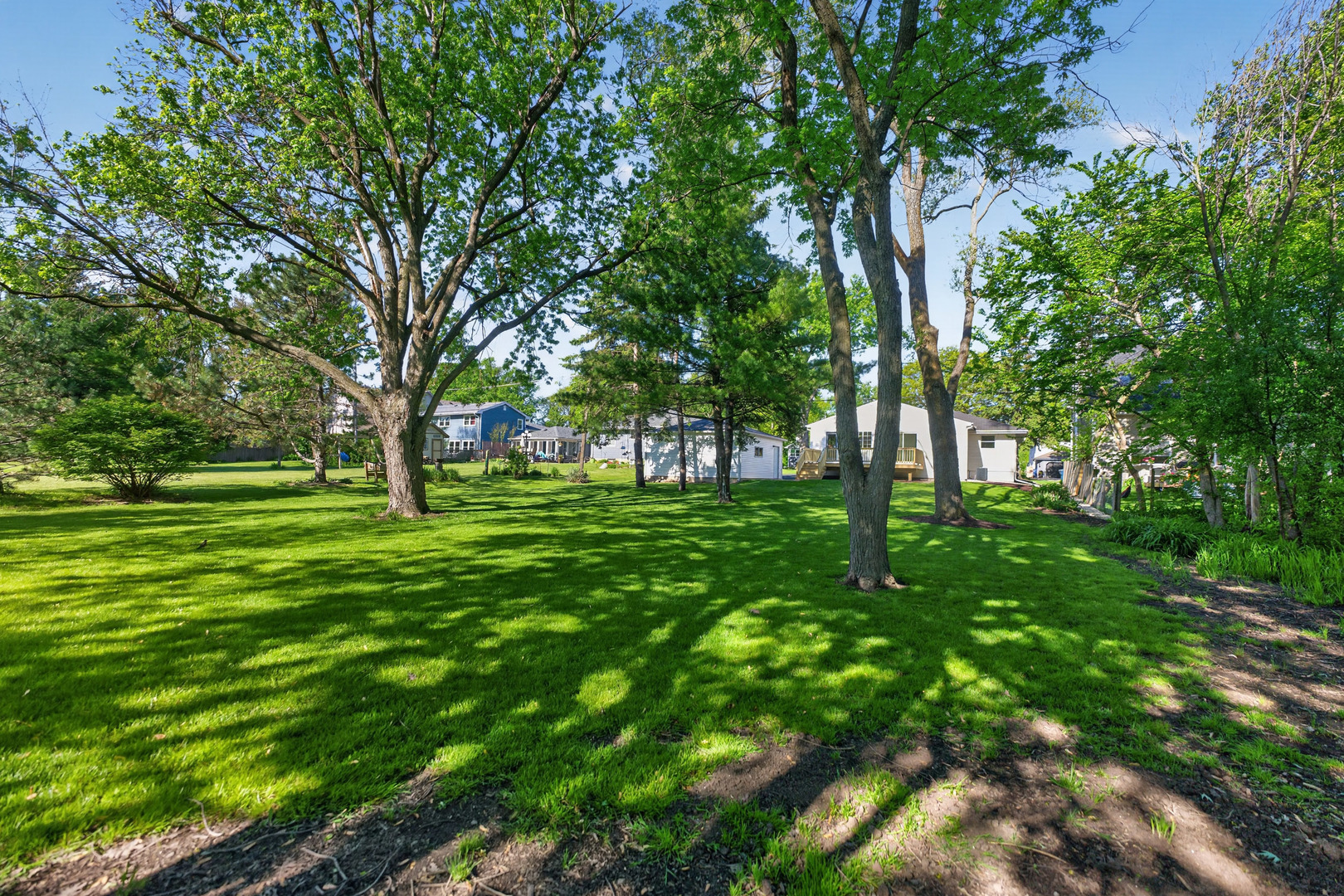 241 S Riverside Drive, Villa Park, IL 60181