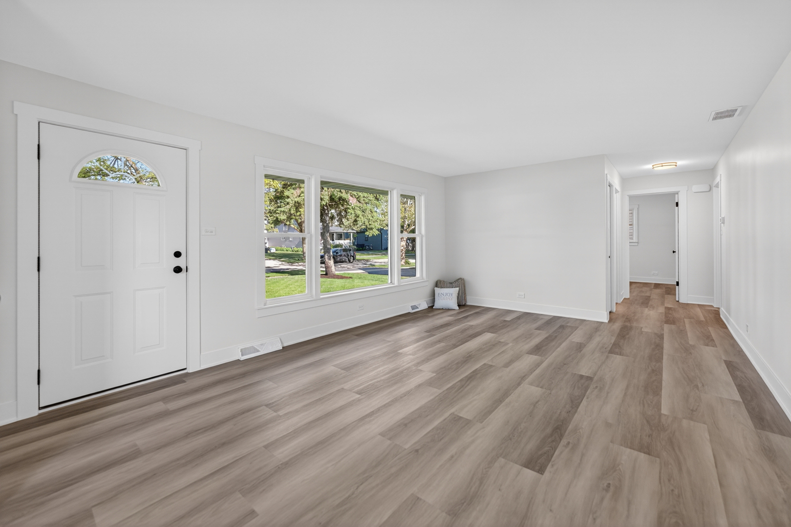 241 S Riverside Drive, Villa Park, IL 60181