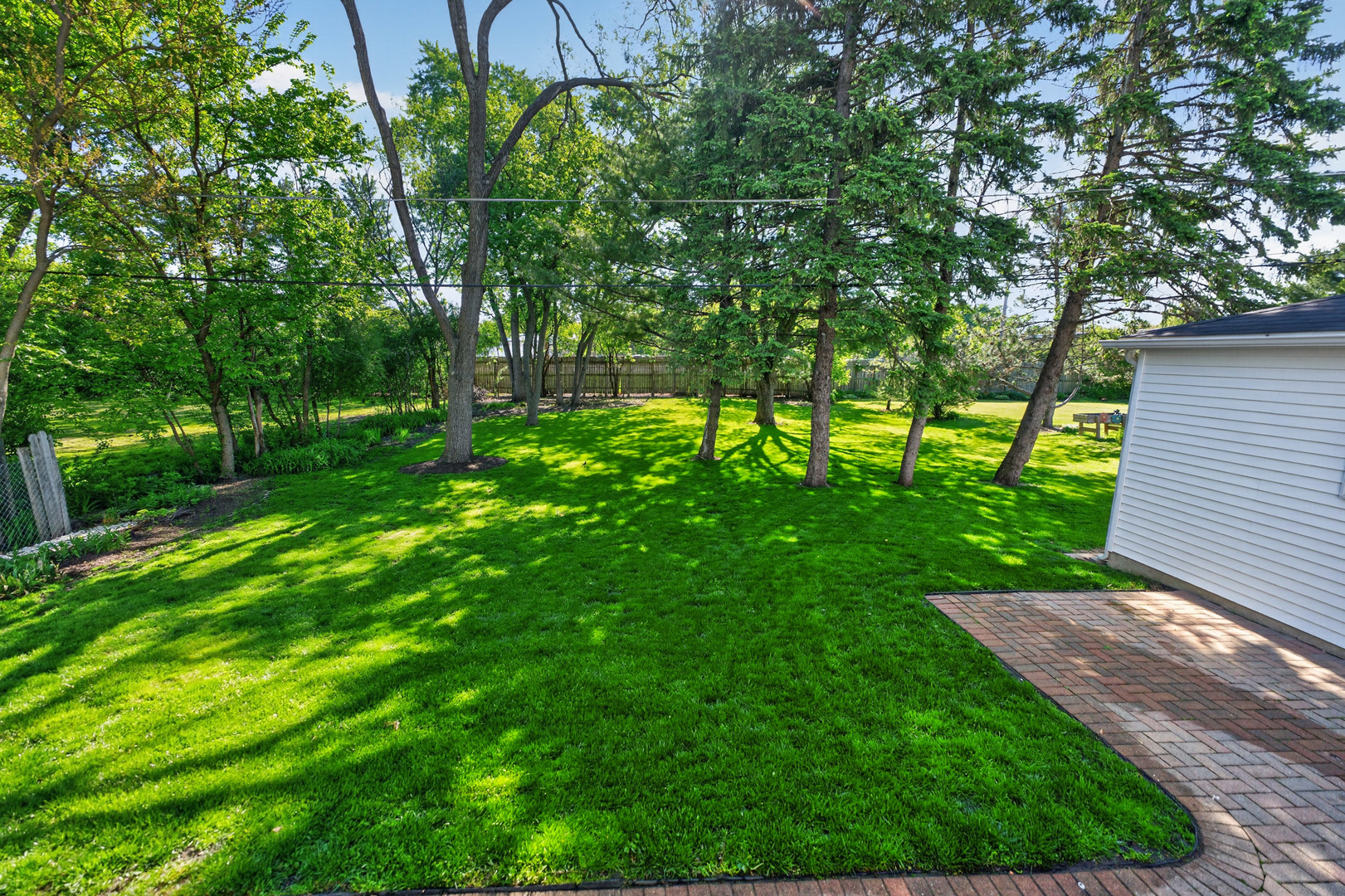 241 S Riverside Drive, Villa Park, IL 60181