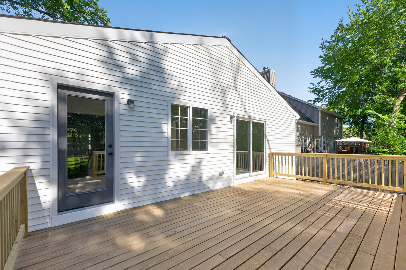 241 S Riverside Drive, Villa Park, IL 60181