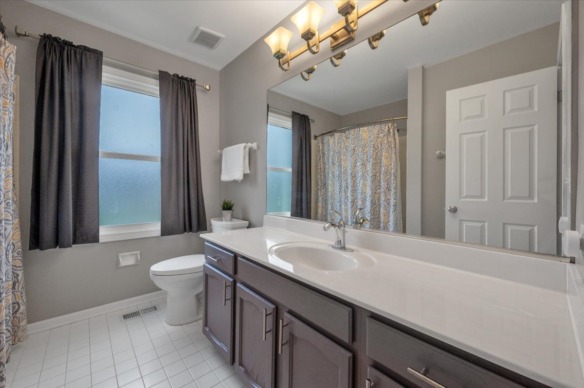 1355 Beckett Lane, Schaumburg, IL 60173