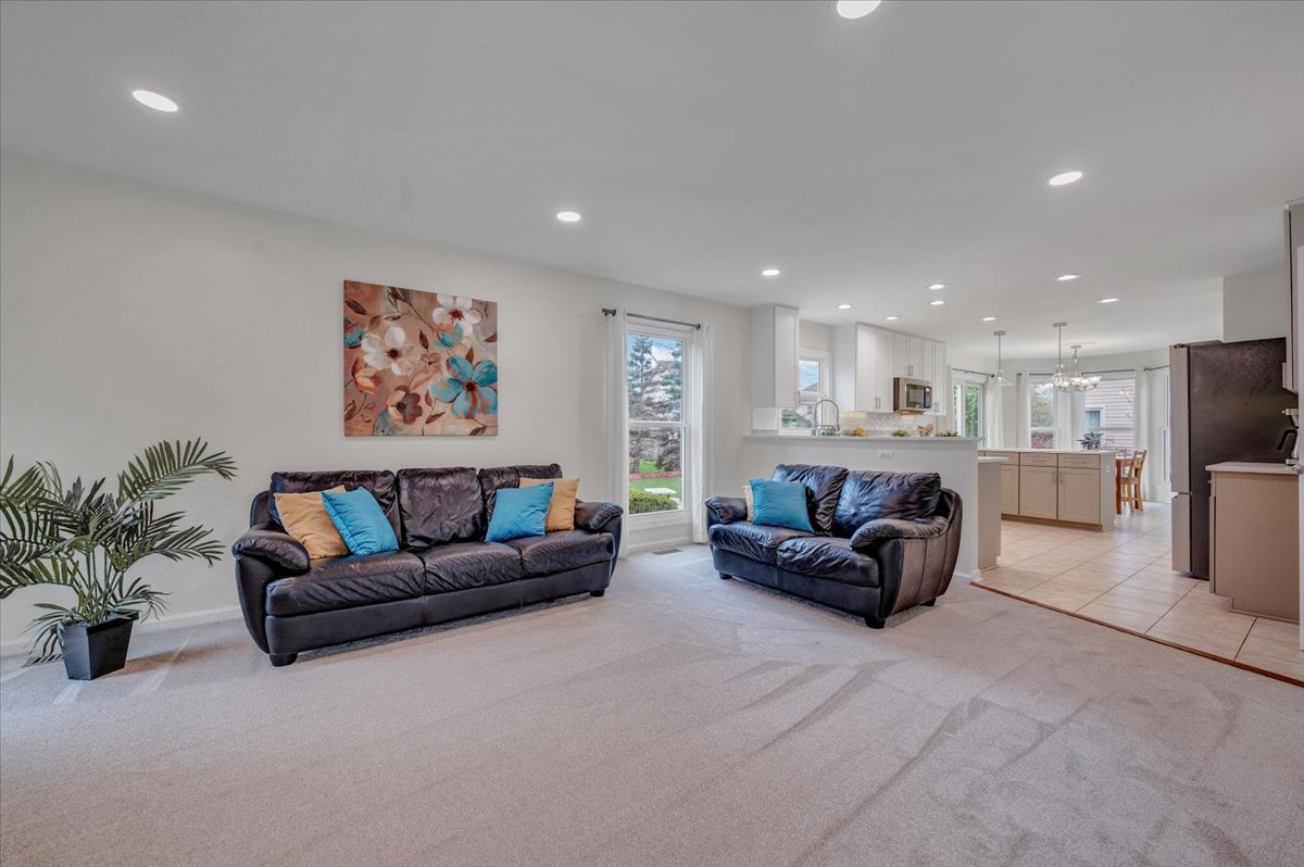 1355 Beckett Lane, Schaumburg, IL 60173