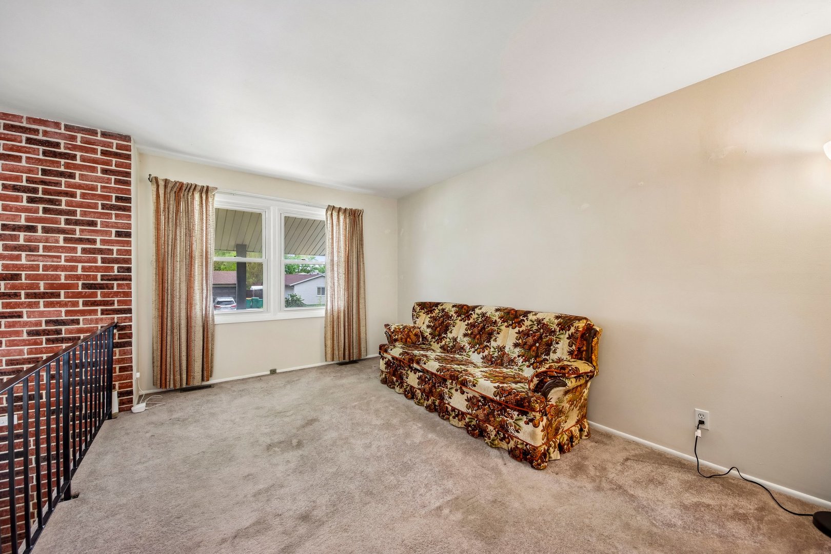 811 Oakton Avenue, Romeoville, IL 60446