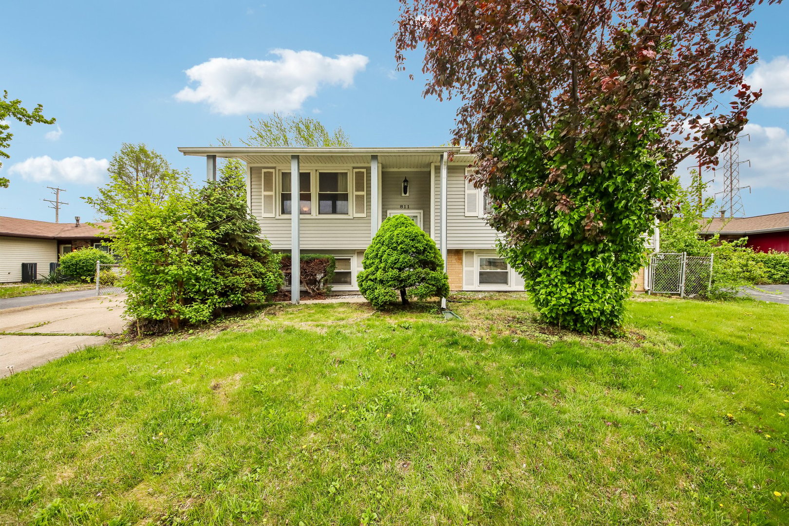 811 Oakton Avenue, Romeoville, IL 60446