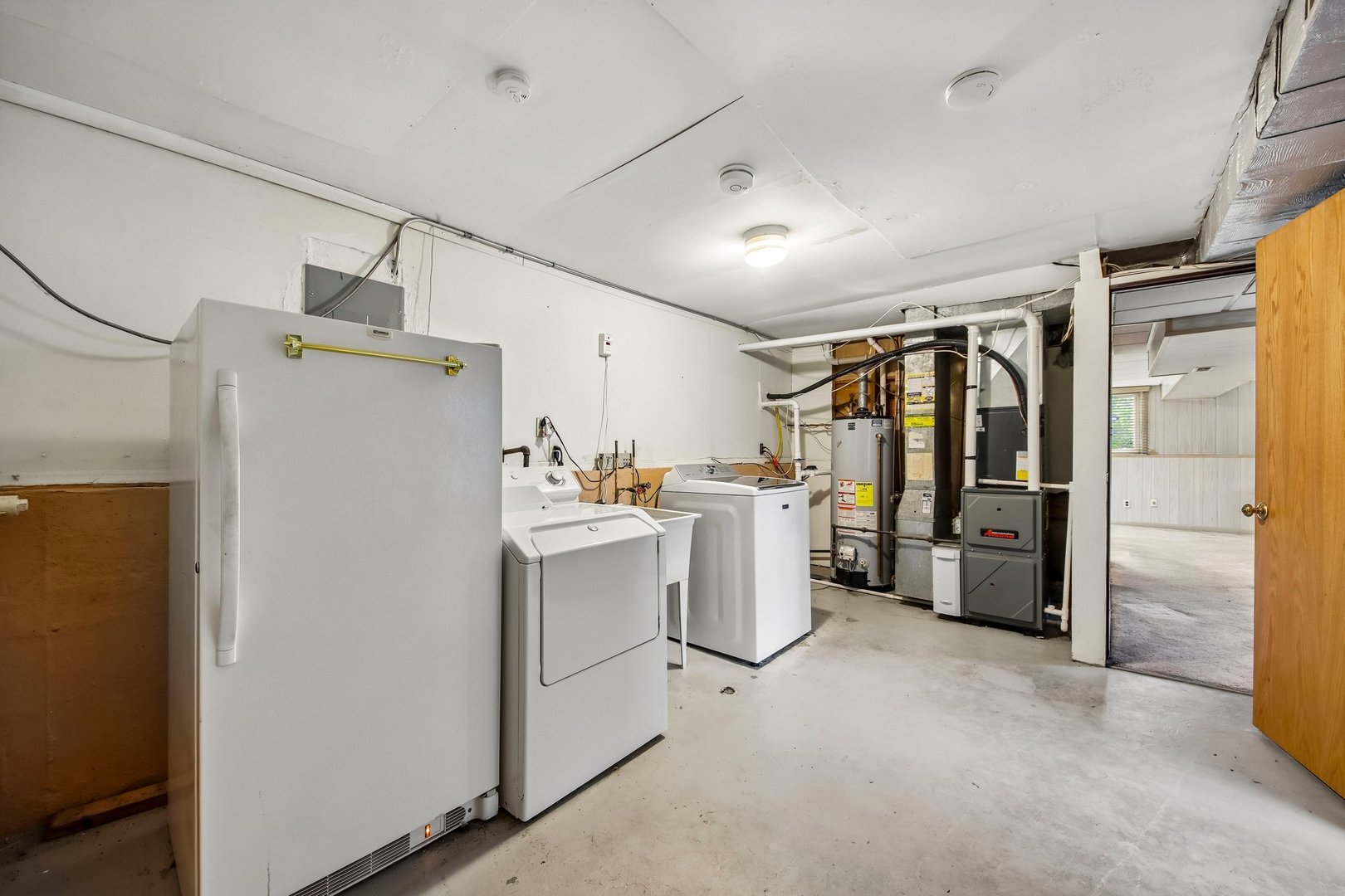 811 Oakton Avenue, Romeoville, IL 60446