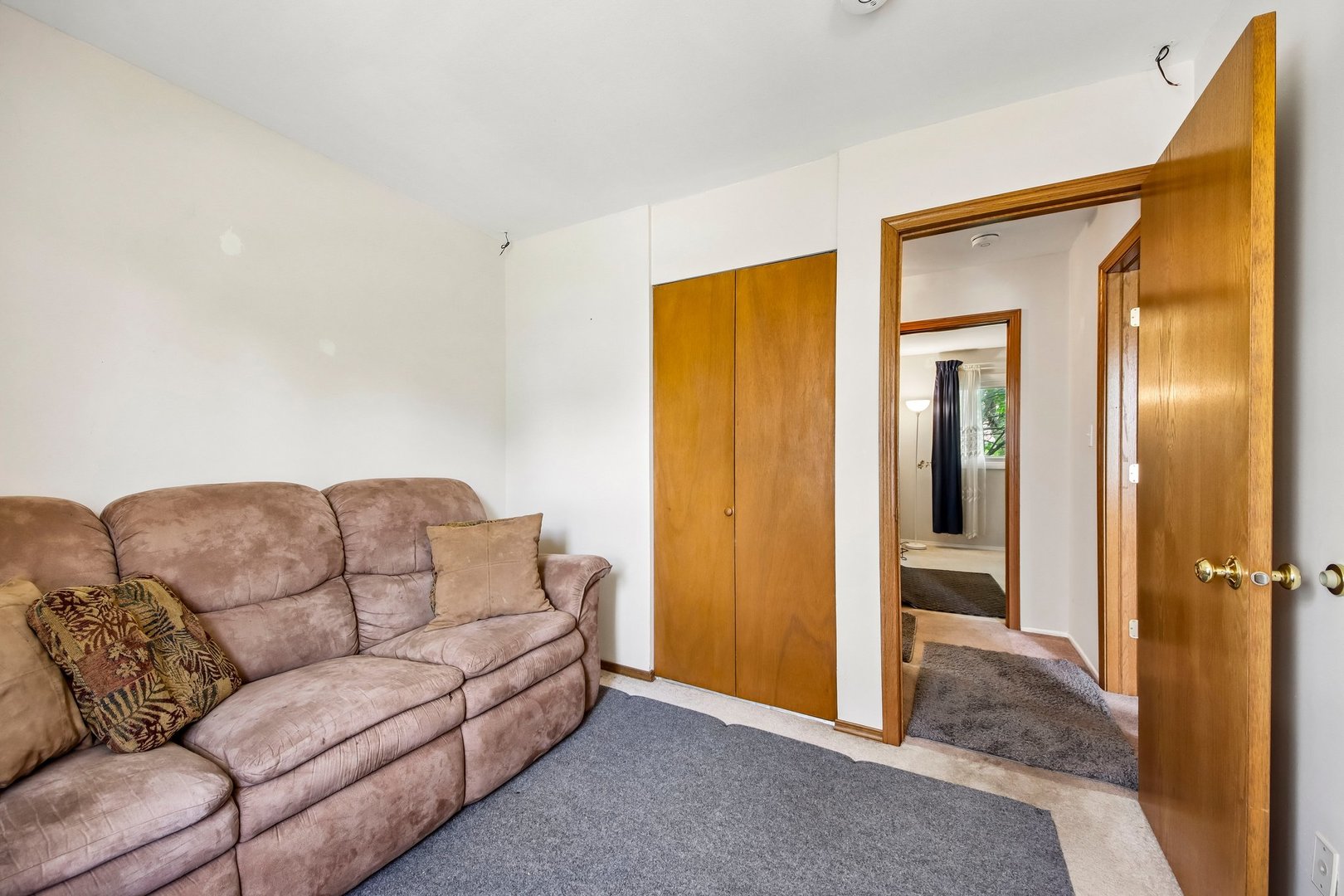 811 Oakton Avenue, Romeoville, IL 60446