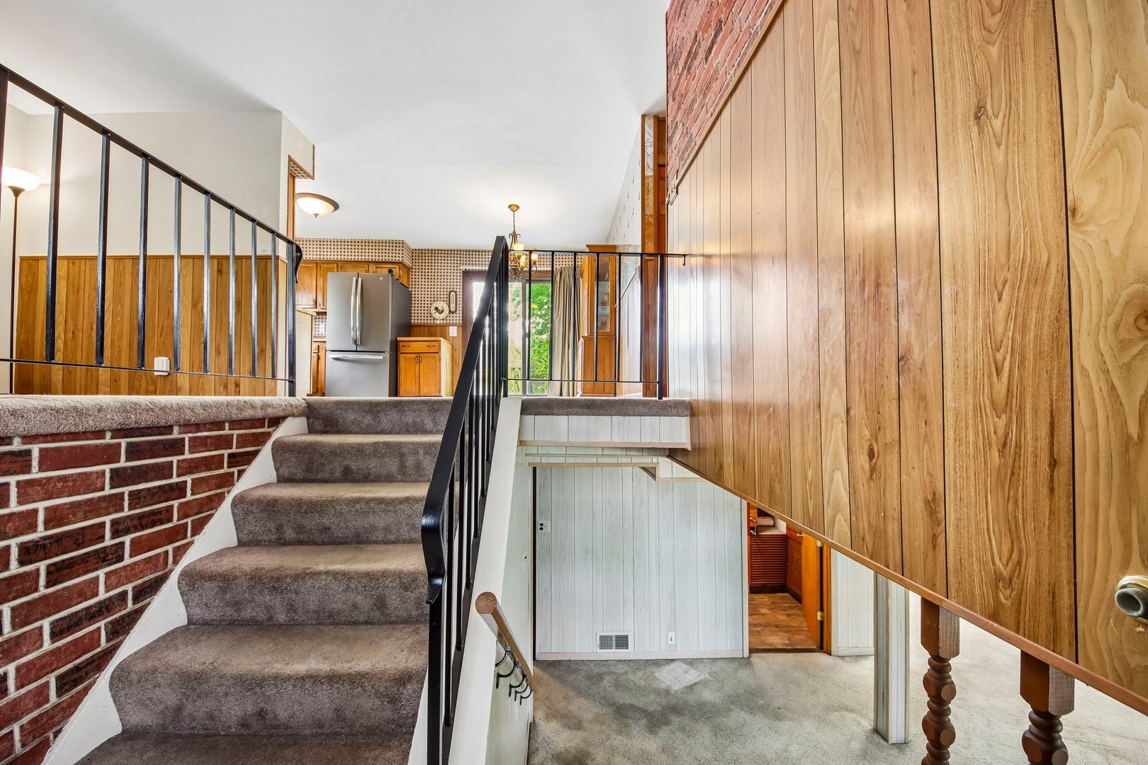 811 Oakton Avenue, Romeoville, IL 60446