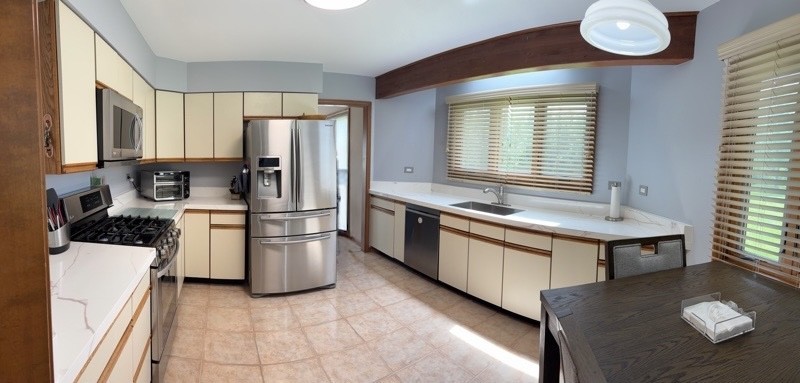 1767 Pebble Beach Drive, Hoffman Estates, IL 60169