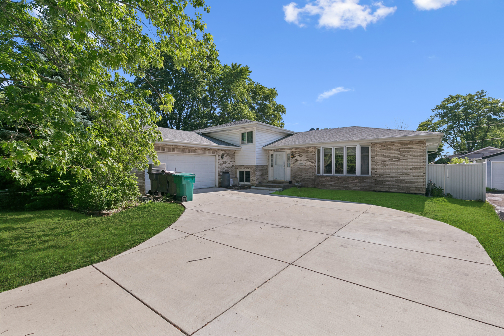 16803 92nd Avenue, Orland Hills, IL 60487