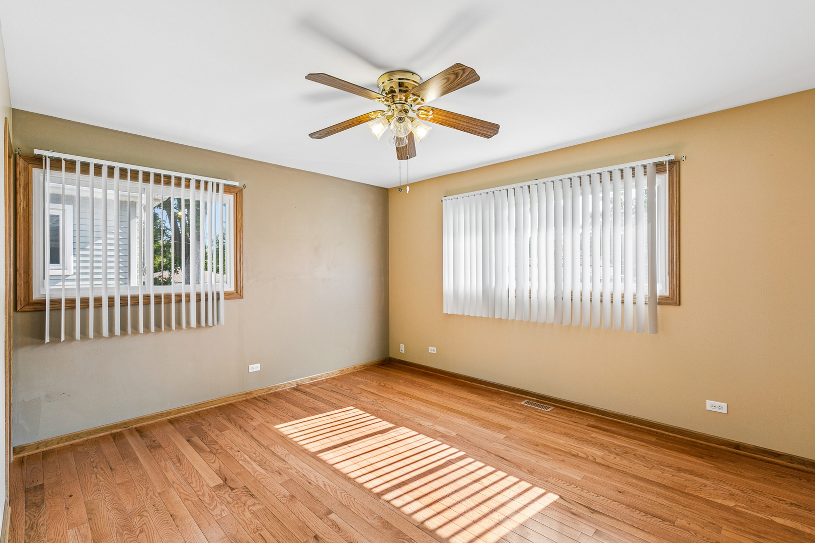 16803 92nd Avenue, Orland Hills, IL 60487