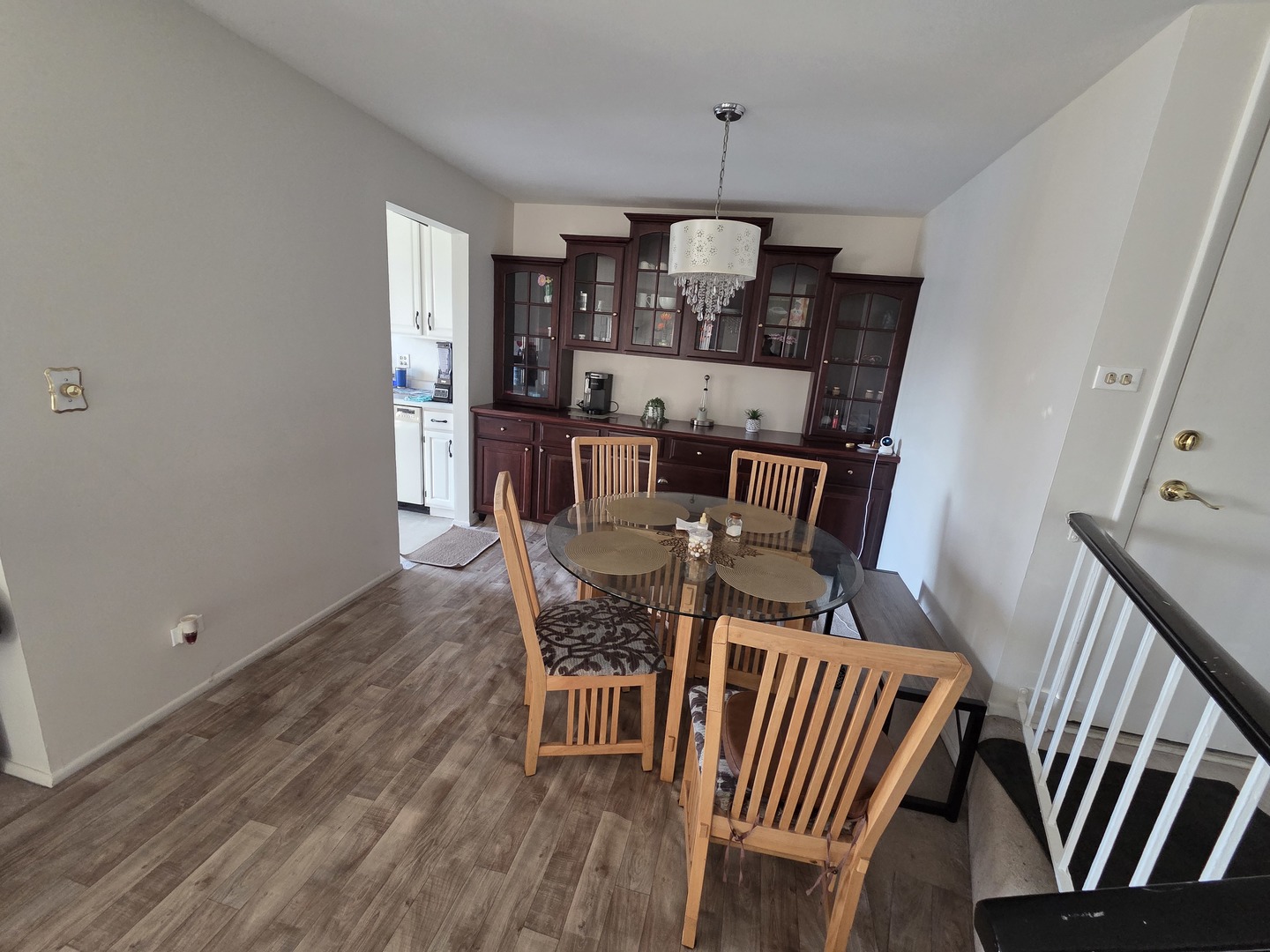 390 Springlake Lane #B, Aurora, IL 60504