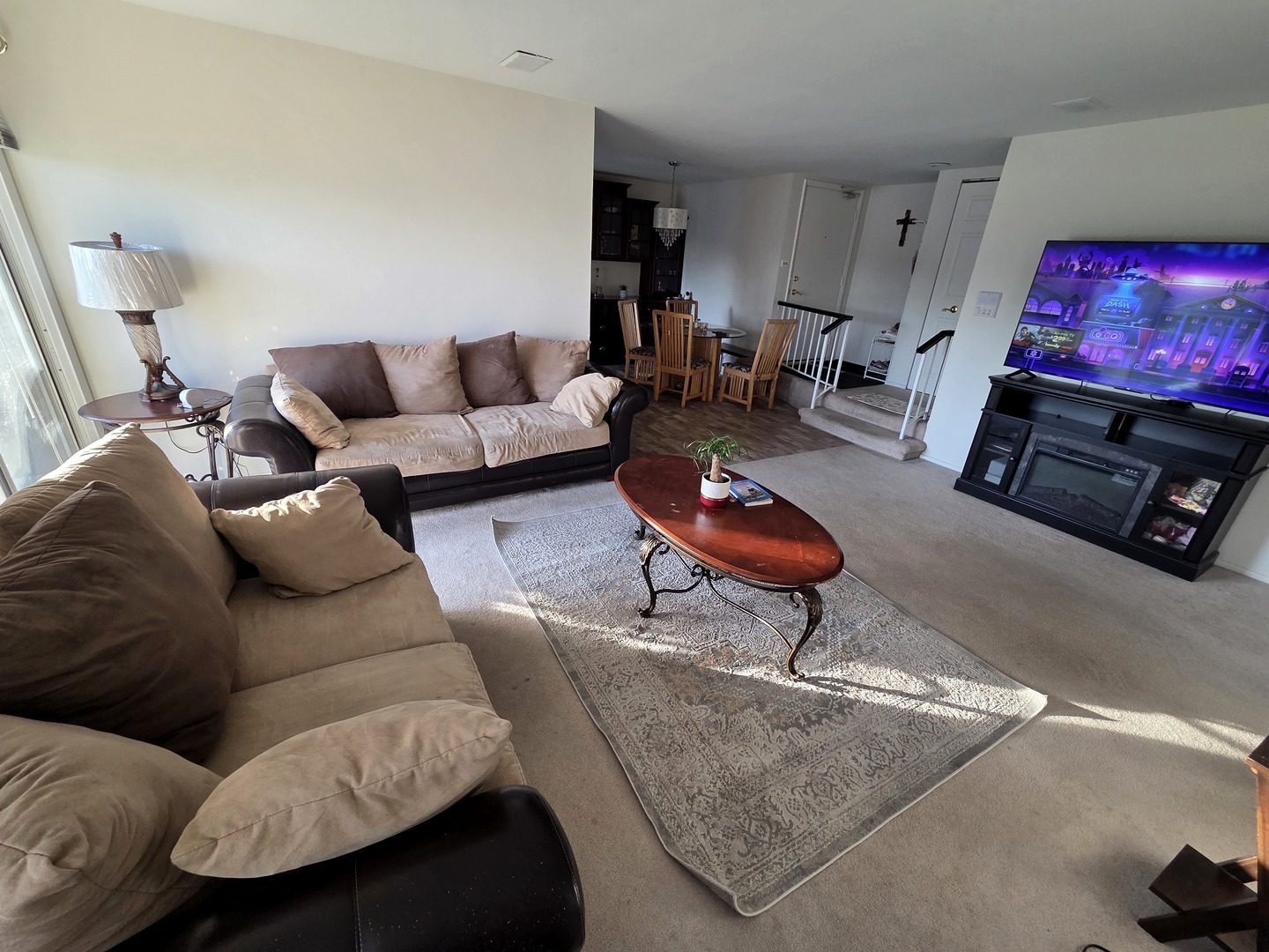 390 Springlake Lane #B, Aurora, IL 60504
