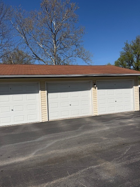 8328 Oak Leaf Drive #1503, Woodridge, IL 60517
