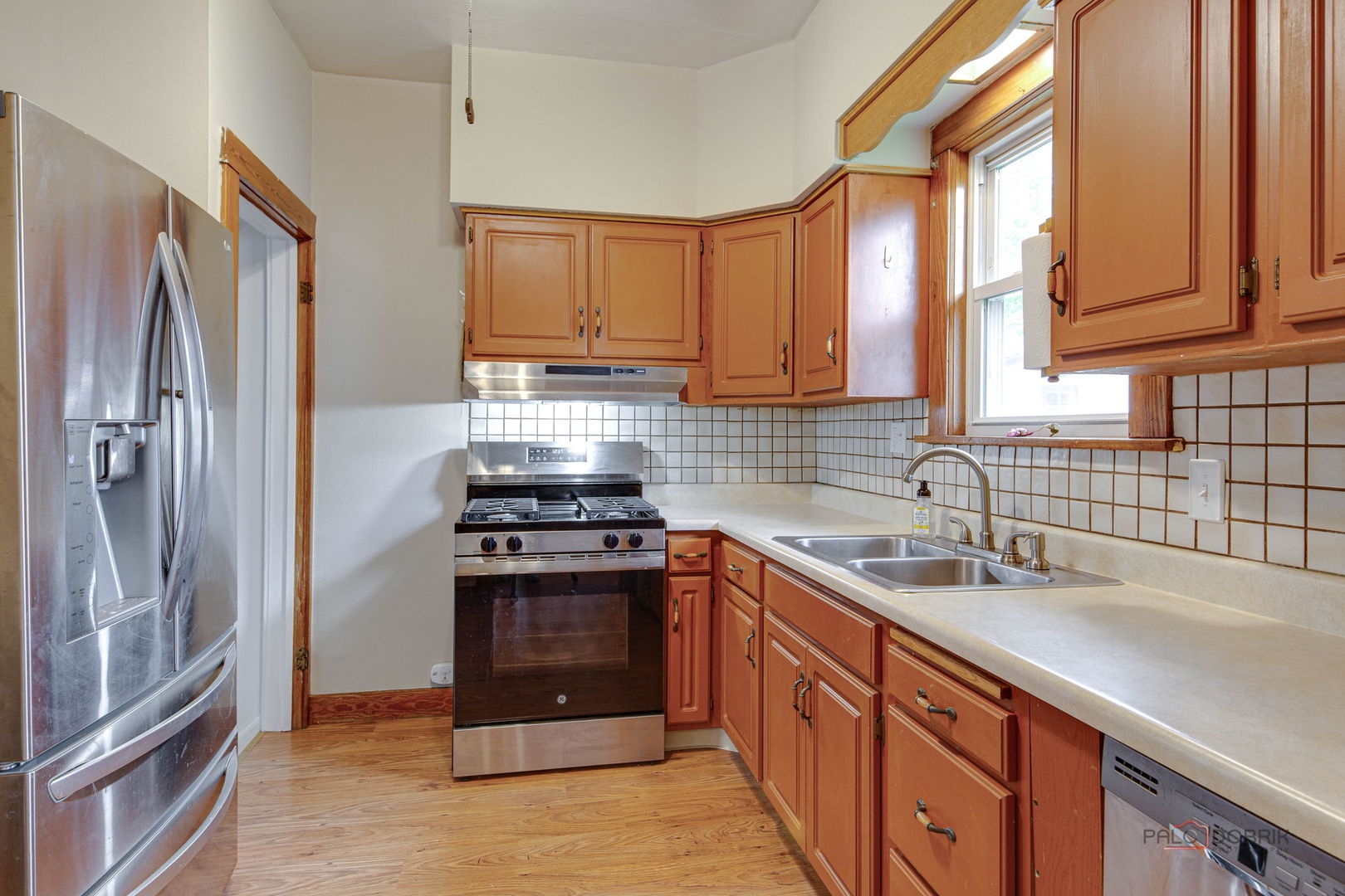 1027 St John Street, Elgin, IL 60120