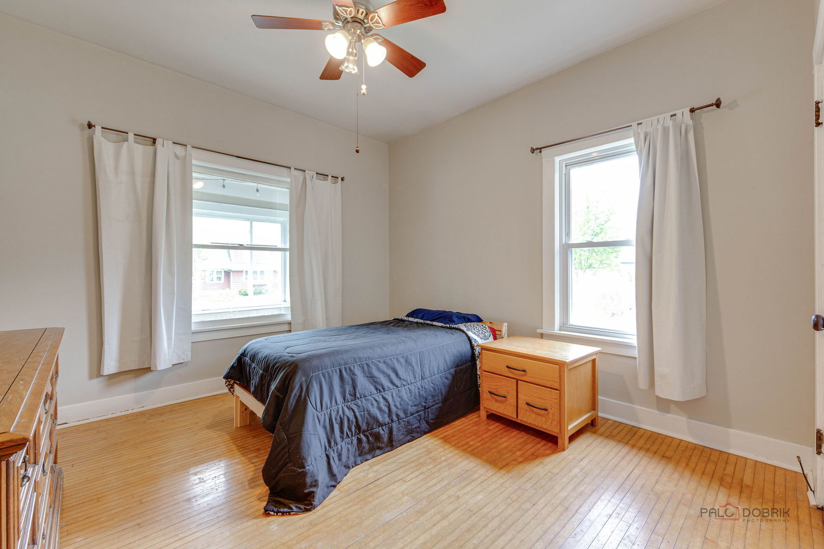1027 St John Street, Elgin, IL 60120