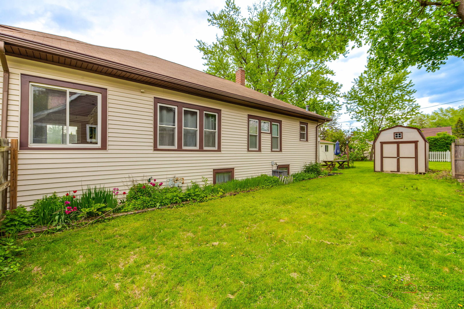 1027 St John Street, Elgin, IL 60120